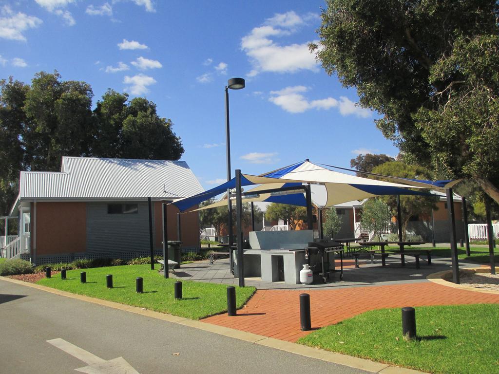 Mandurah Ocean Marina Chalets Buitenkant foto