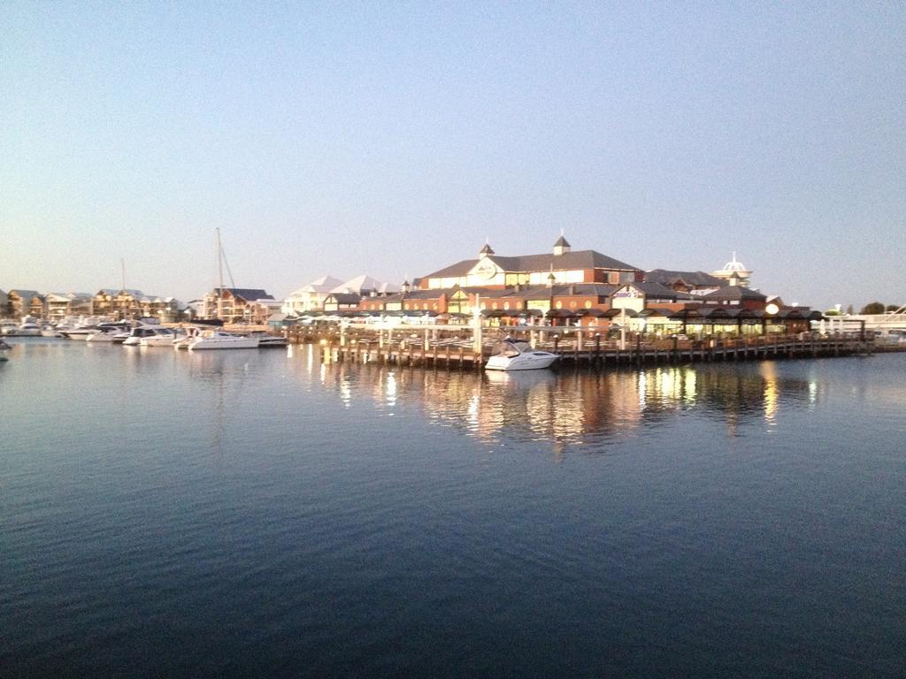 Mandurah Ocean Marina Chalets Buitenkant foto