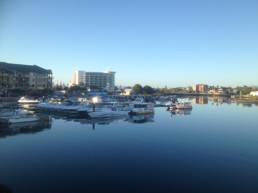 Mandurah Ocean Marina Chalets Buitenkant foto